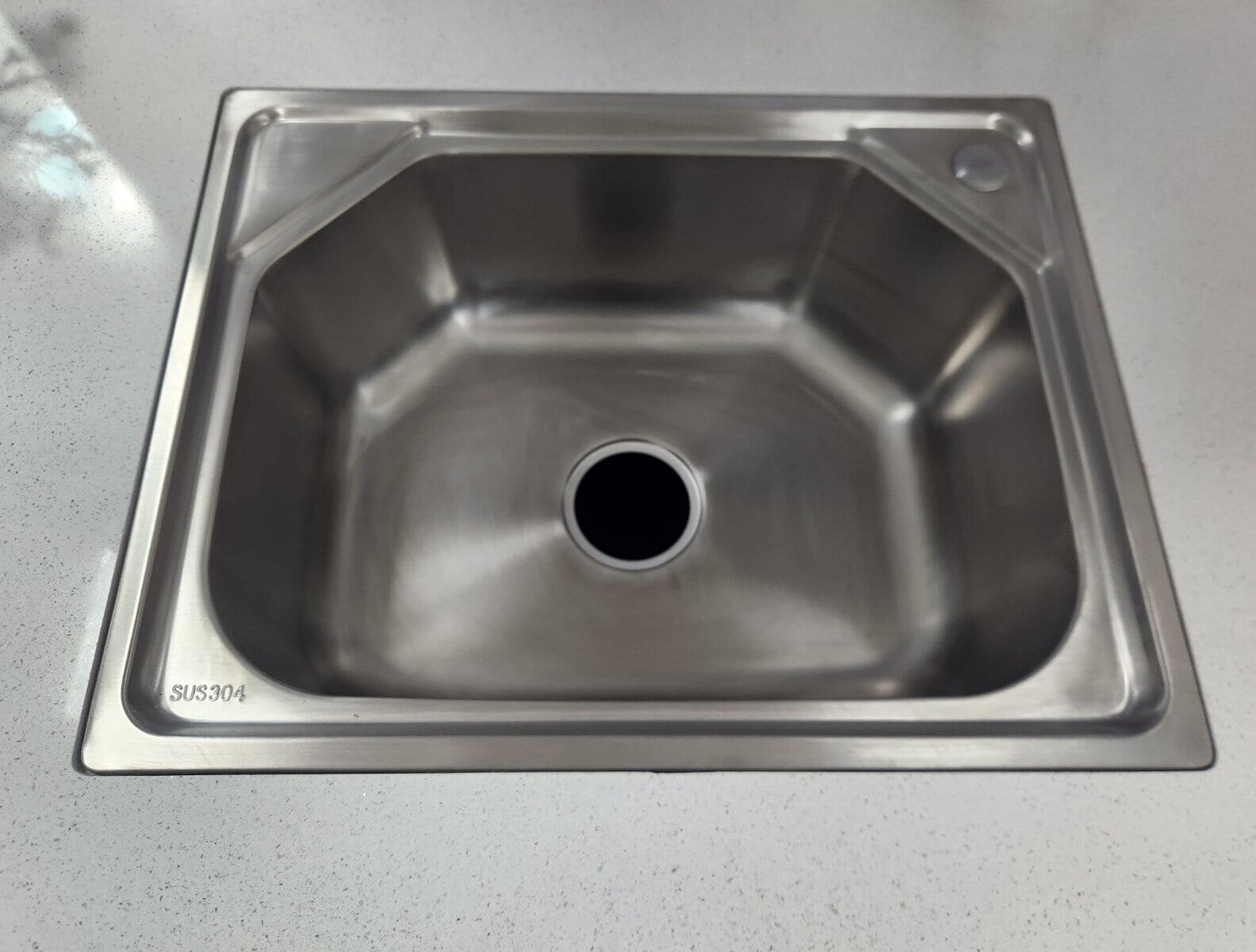 מטבח סהרה 1.5 מטר תחתון כולל שיש וכיור נירוסטה דגם אינטגרלי – תמונה 2